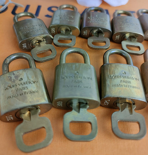 Louis Vuitton padlock set of 10 Cadena a007【USED】