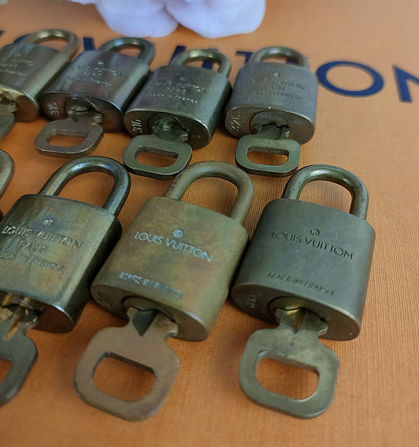 Louis Vuitton padlock set of 10 Cadena a007【USED】