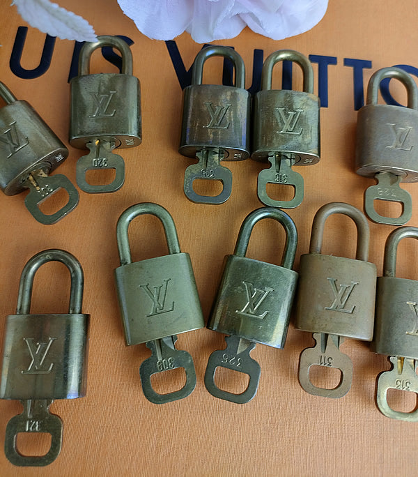 Louis Vuitton padlock set of 10 Cadena a007【USED】