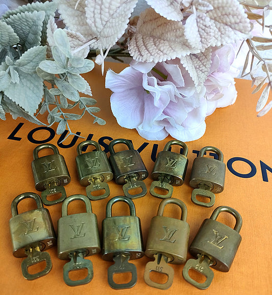 Louis Vuitton padlock set of 10 Cadena a007【USED】