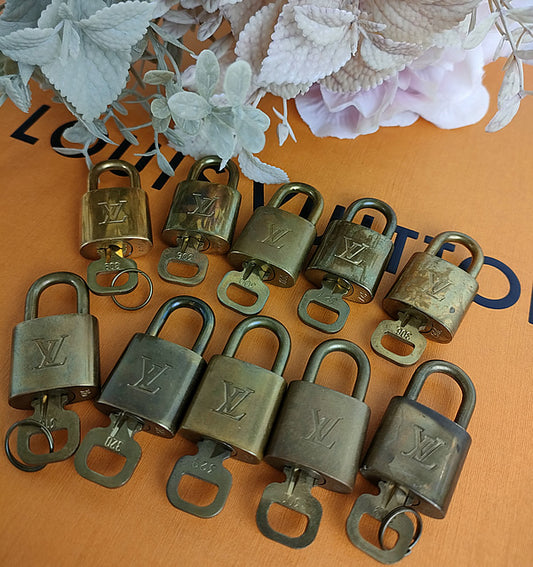 Louis Vuitton padlock set of 10 Cadena a008【USED】